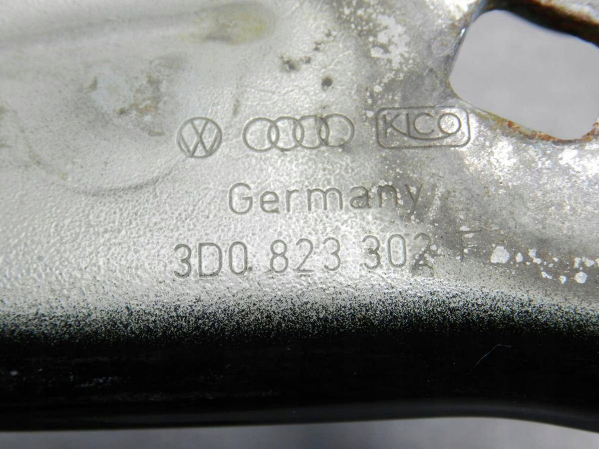 Volkswagen Phaeton Mask hinges right 3D0823302F